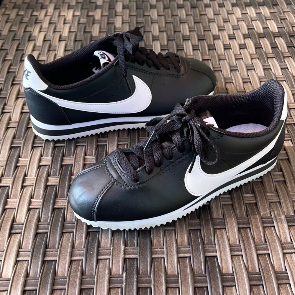 Womens Nike Cortez Black/White Shoes Sneakers - Size 6.5